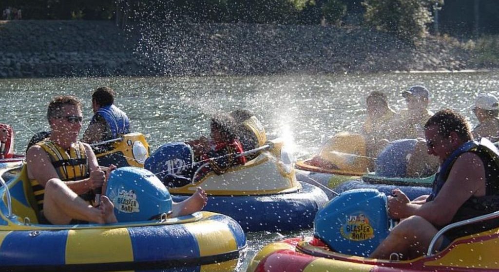 Why Bumper Boats Are the Perfect Group Activity for Your Next Outing